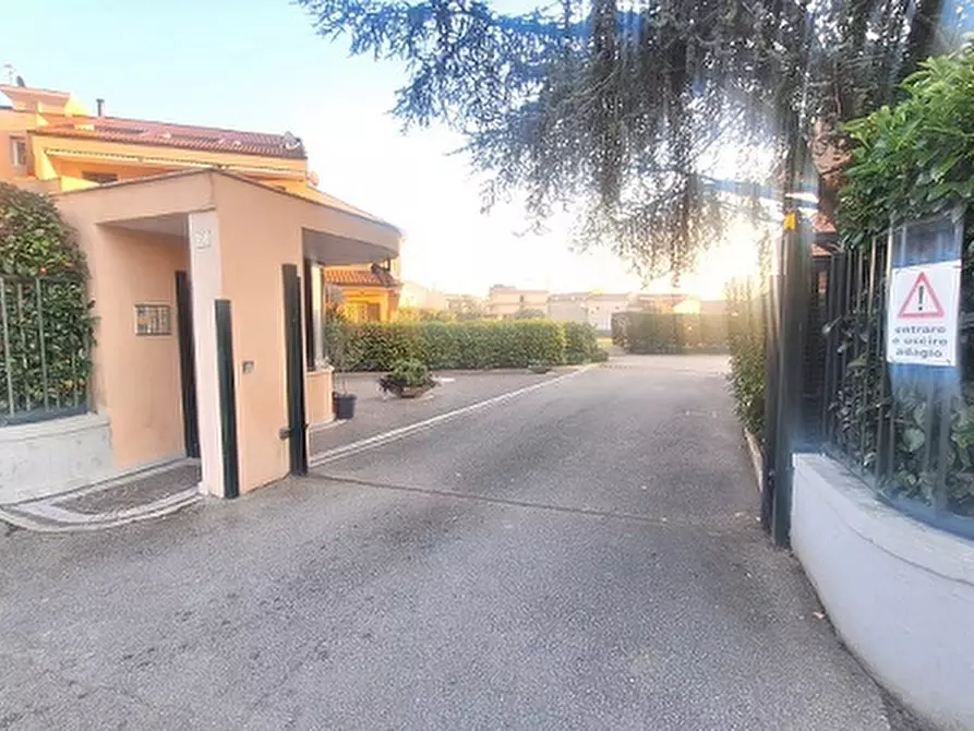 Immagine 2 di Appartamento in vendita  in Via Caprioli a Caserta