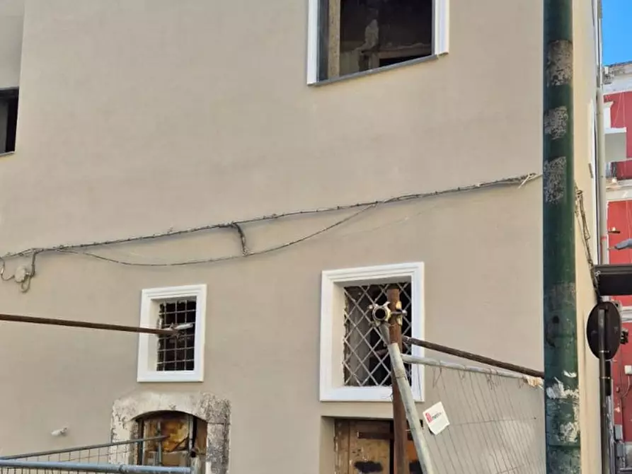 Immagine 1 di Magazzino in vendita  in Via Scuola, 17 a Torre Annunziata