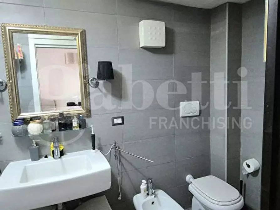 Immagine 24 di Appartamento in vendita  in Corso Umberto, 93 a Torre Annunziata