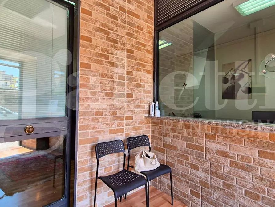 Immagine 7 di Ufficio in vendita  in Via Gambardella, 16 a Torre Annunziata