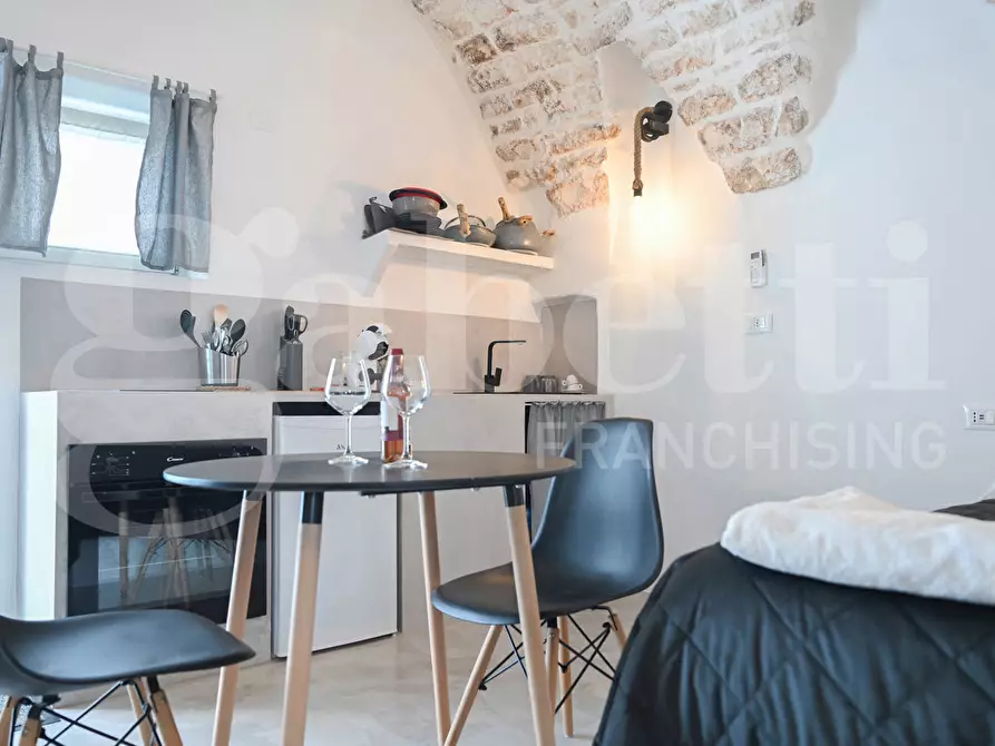 Immagine 5 di Casa indipendente in vendita  in Via Piccinni a Ostuni