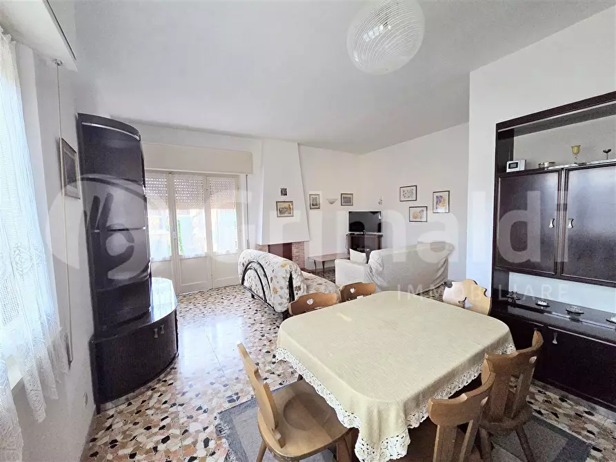 Immagine 1 di Appartamento in vendita  in Via DON LUIGI STURZO, 60 a Massa