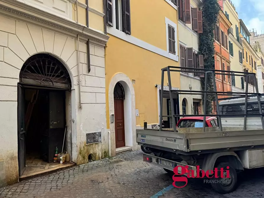 Immagine 18 di Negozio in vendita  in Via Borgo Vittorio, 27 C a Roma
