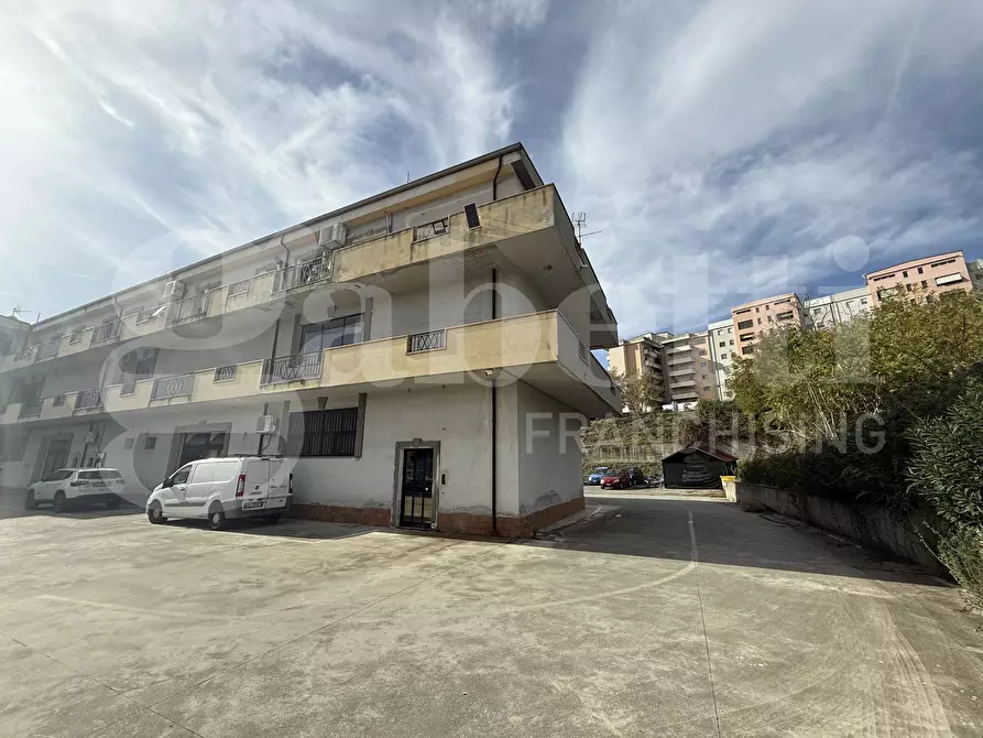 Immagine 1 di Ufficio in affitto  in Via LUCREZIA DELLA VALLE, 102/1 a Catanzaro