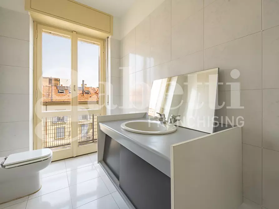 Immagine 10 di Appartamento in affitto  in Via Melloni, 10 a Milano