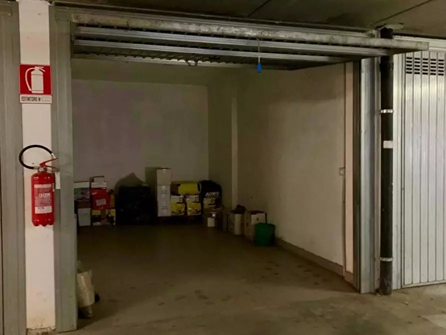 Immagine 2 di Box auto in vendita  in Via Giovanni Boccaccio a Rivalta Di Torino