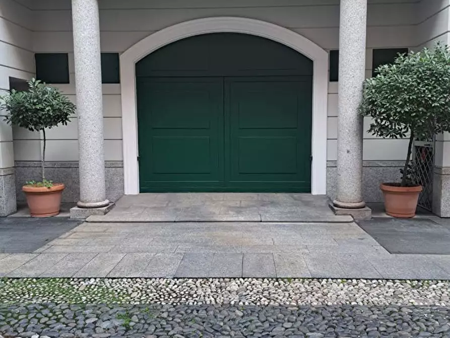 Immagine 3 di Box auto in vendita  in Corso di porta Romana, 55 a Milano