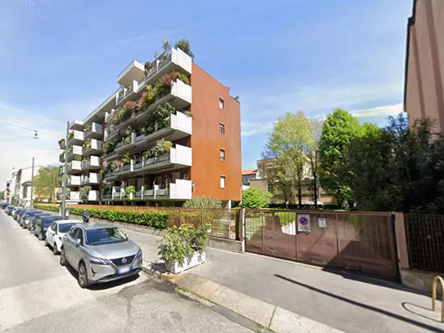 Immagine 3 di Box auto in affitto  in Via Hajech, 16 a Milano