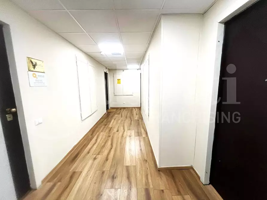 Immagine 9 di Ufficio in vendita  in Via Giovanni Porzio a Napoli