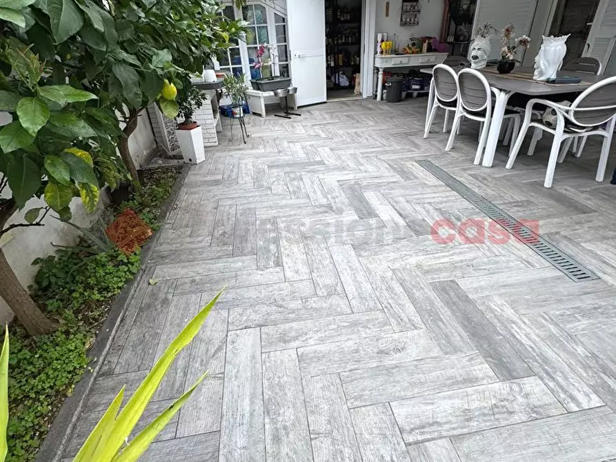 Immagine 21 di Villa in vendita  in Via BARTOLENA a Livorno