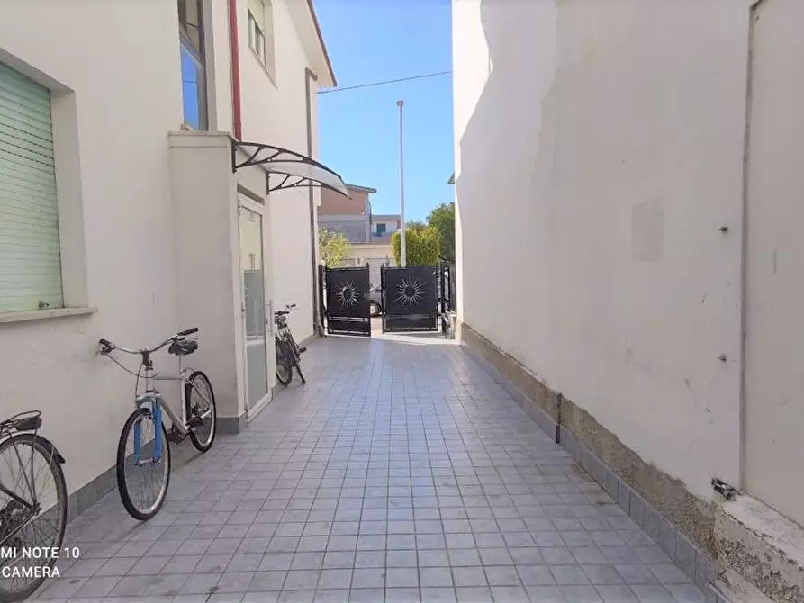 Immagine 6 di Palazzo in vendita  in Via Garibaldi, 113 a Alba Adriatica