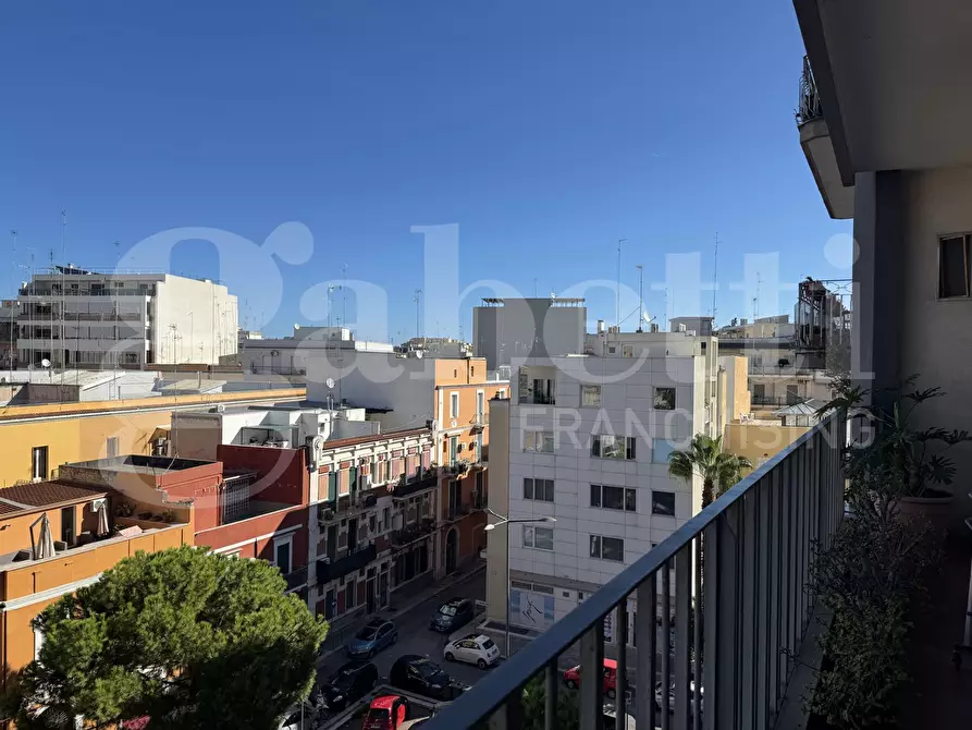 Immagine 12 di Appartamento in vendita  in Largo Ignazio Ciaia, 13 a Bari