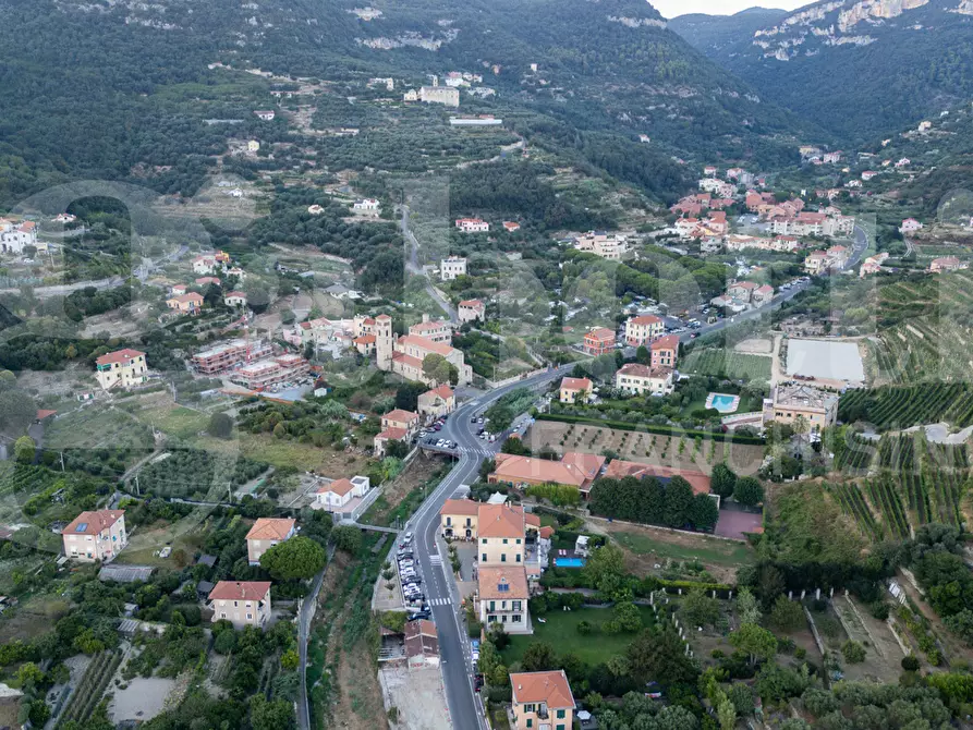 Immagine 31 di Appartamento in vendita  in Via Calvisio a Finale Ligure