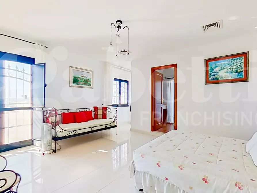 Immagine 26 di Villa in vendita  in Via dei cavalli marini VISTA MARE, 108 a Ardea