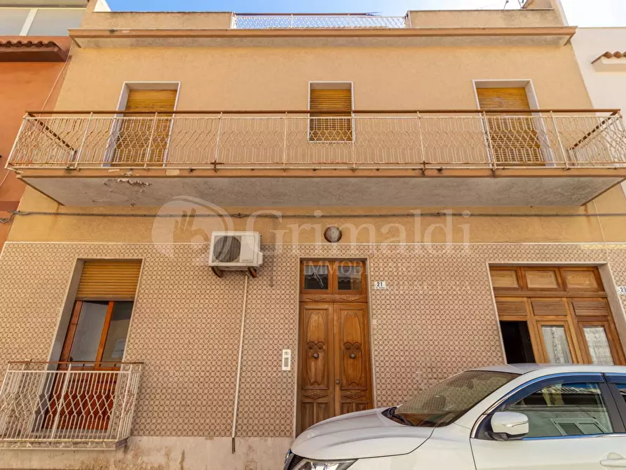 Immagine 2 di Casa indipendente in vendita  in Via Peschiera a Avola