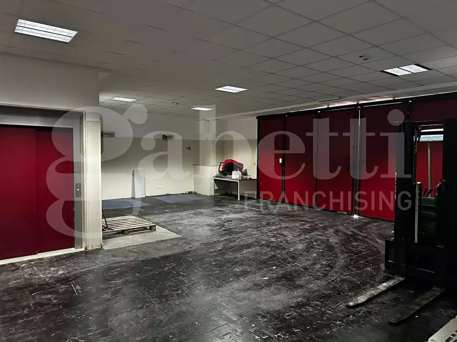 Immagine 16 di Capannone industriale in vendita  in Via Dei Calafati a Molfetta