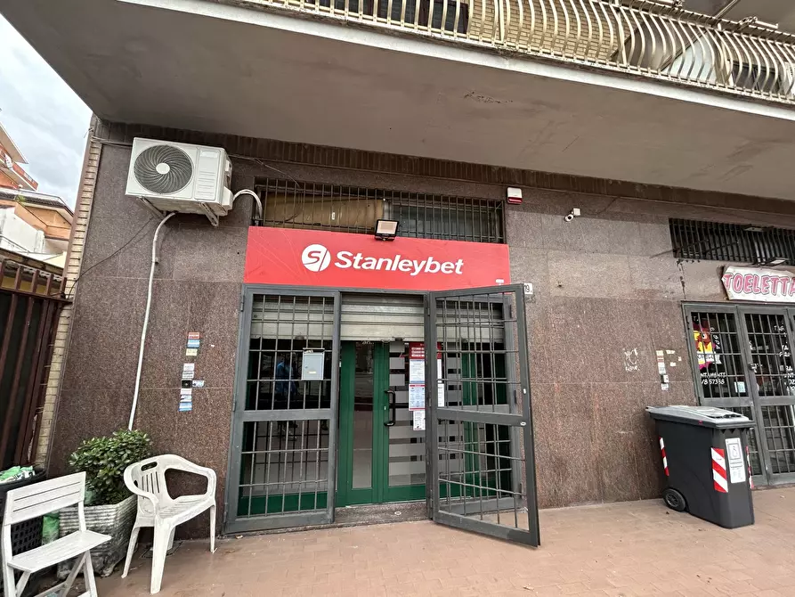 Immagine 1 di Attività commerciale in vendita  in Via Inzago, 119 a Roma
