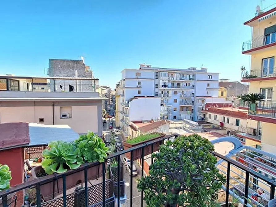 Appartamento in vendita in Via Giacinto Albino a Napoli