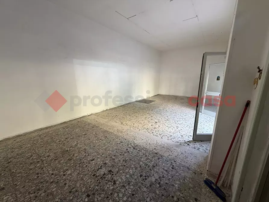 Immagine 9 di Negozio in affitto  in Via Pierantoni, snc a Santa Maria Capua Vetere