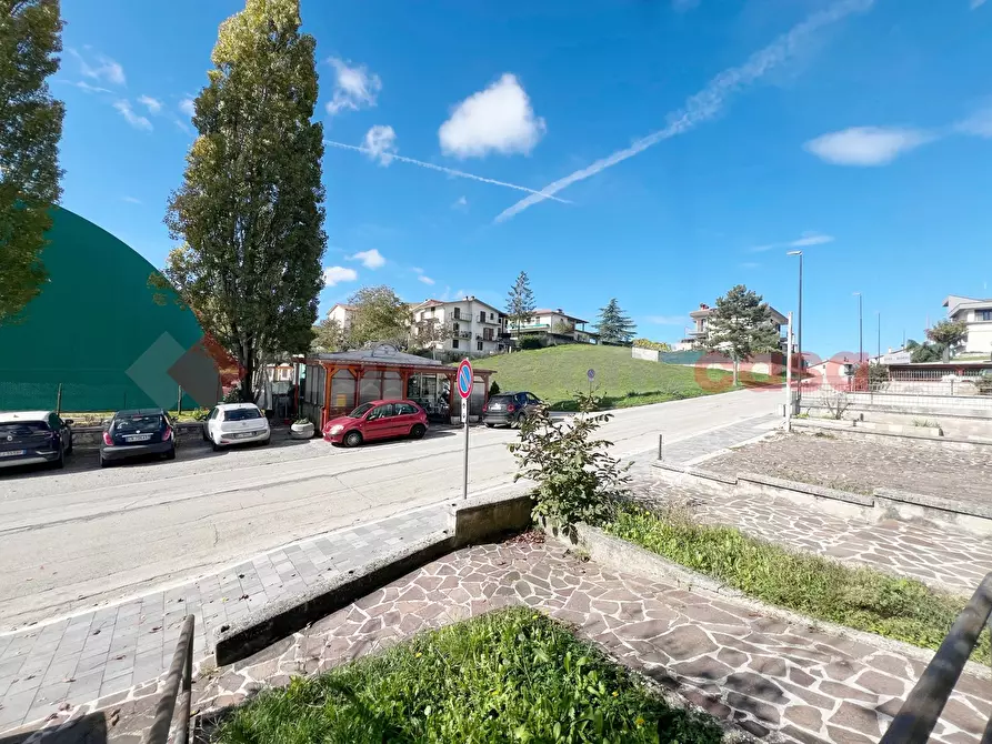 Immagine 21 di Negozio in vendita  in Via Marsicana, 51 a Pescorocchiano