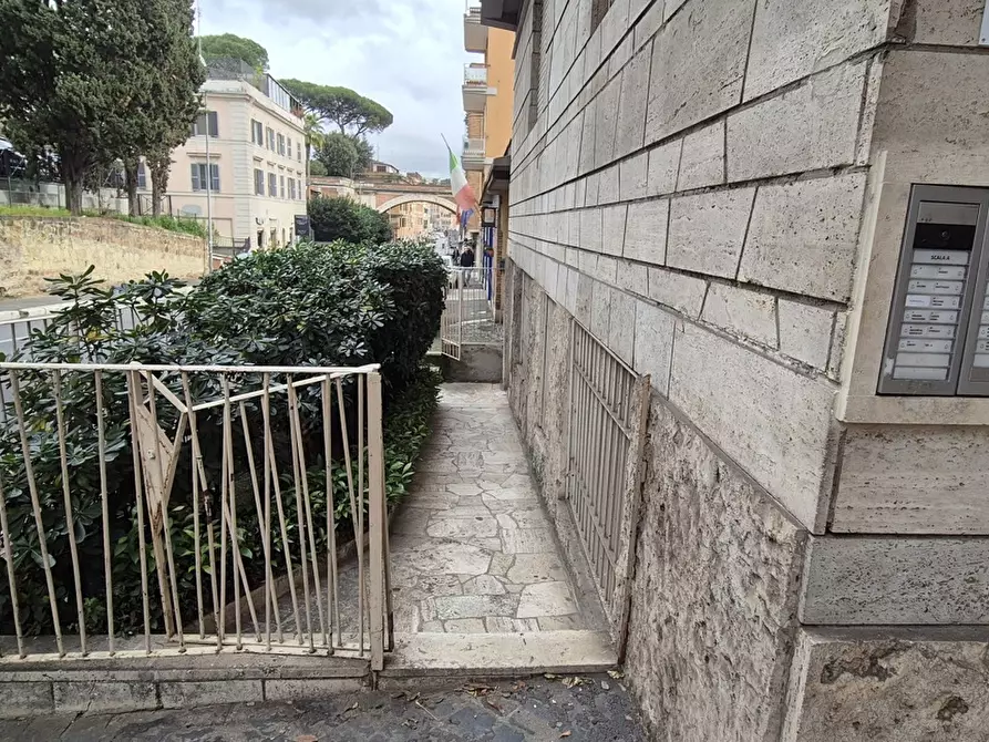 Immagine 29 di Magazzino in affitto  in Via aurelia, 125 a Roma