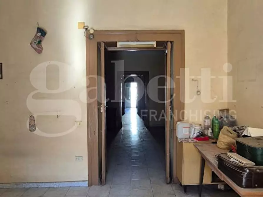 Immagine 26 di Appartamento in vendita  in Piazza Ernesto Cesaro, 13 a Torre Annunziata