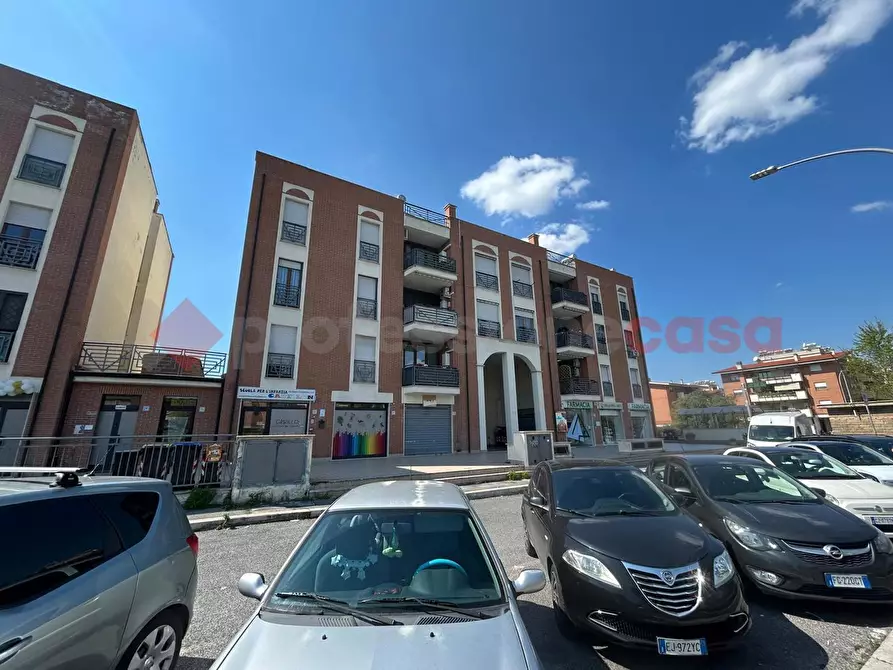 Immagine 4 di Appartamento in vendita  in Via Monsignor Pietro Orsi a Roma