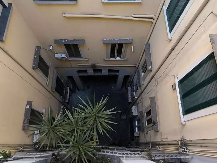 Immagine 42 di Appartamento in vendita  in Via Foria a Napoli