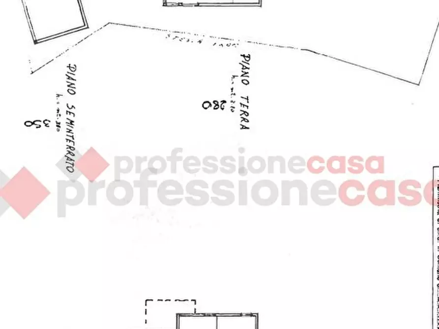 Immagine 39 di Villa in vendita  in Via Favale, 92 a Sgurgola