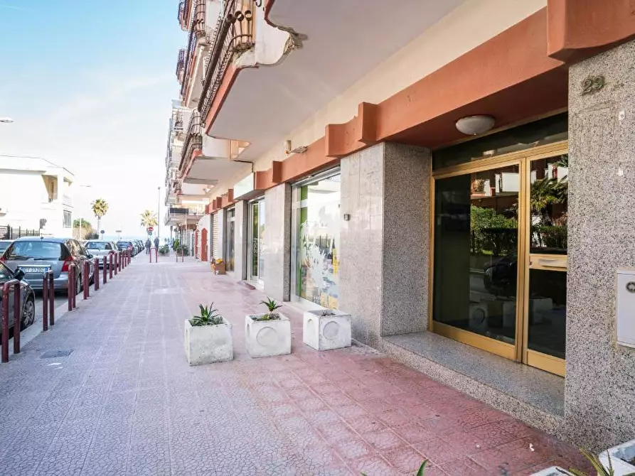 Immagine 23 di Appartamento in affitto  in Via Zara a Trani