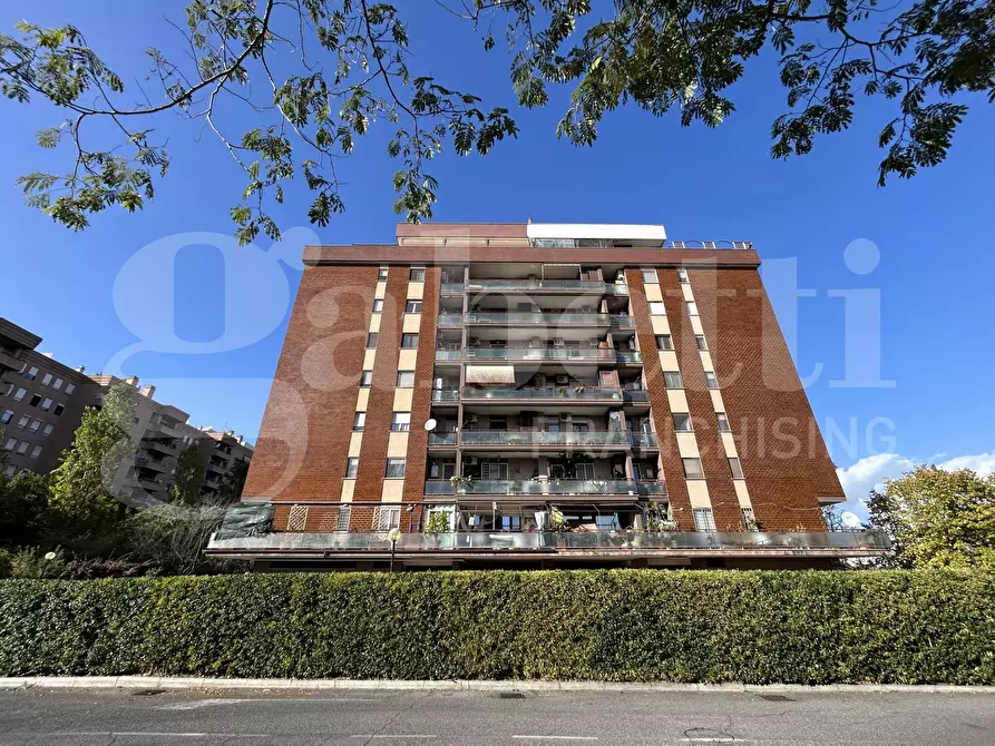 Immagine 2 di Appartamento in vendita  in Via di Decima, 256 a Roma