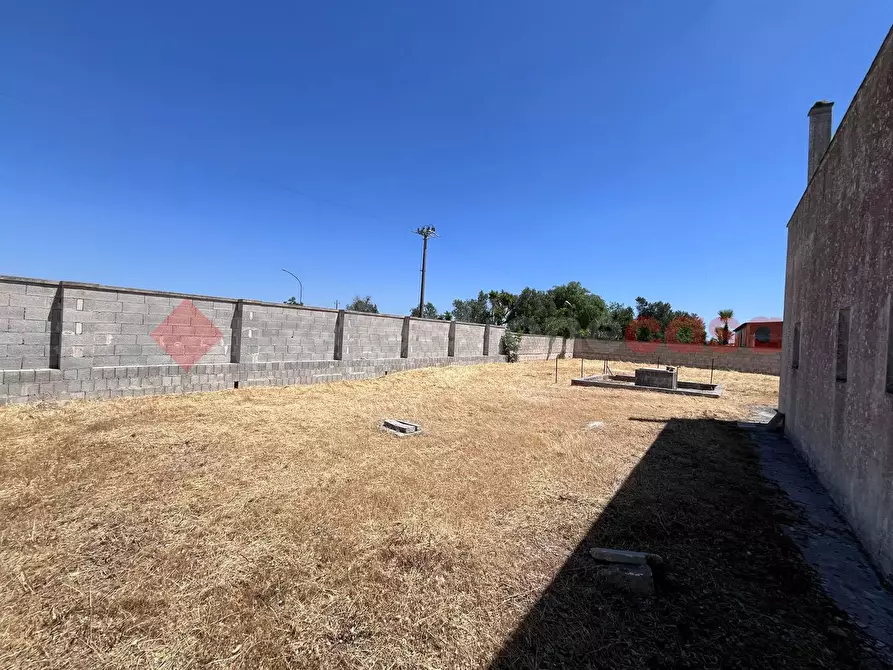 Immagine 13 di Laboratorio in vendita  in Via supersano a Nociglia