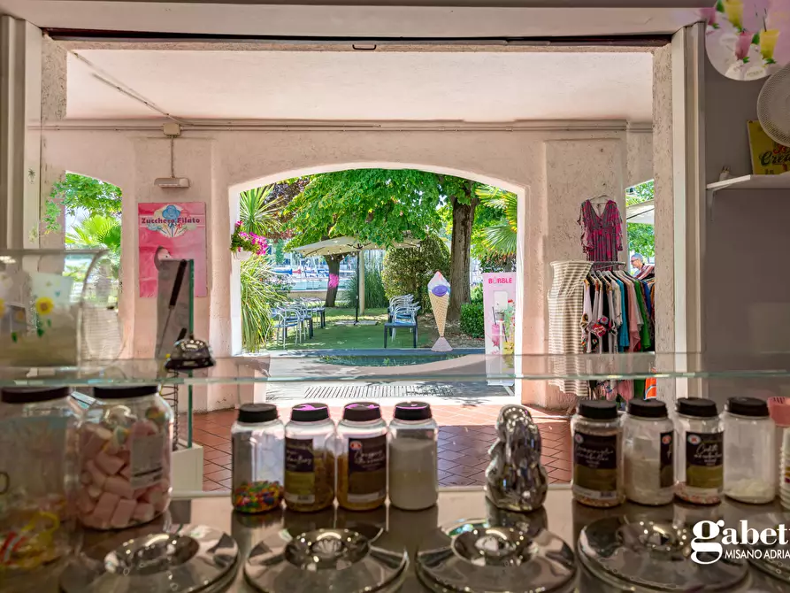 Immagine 9 di Bar / Ristorante in vendita  in Via Lungo Darsena a Misano Adriatico