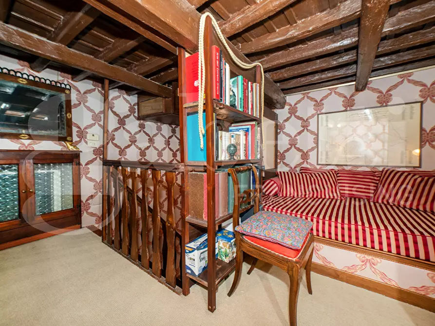 Immagine 18 di Appartamento in vendita  in Via di Parione, 17 a Roma