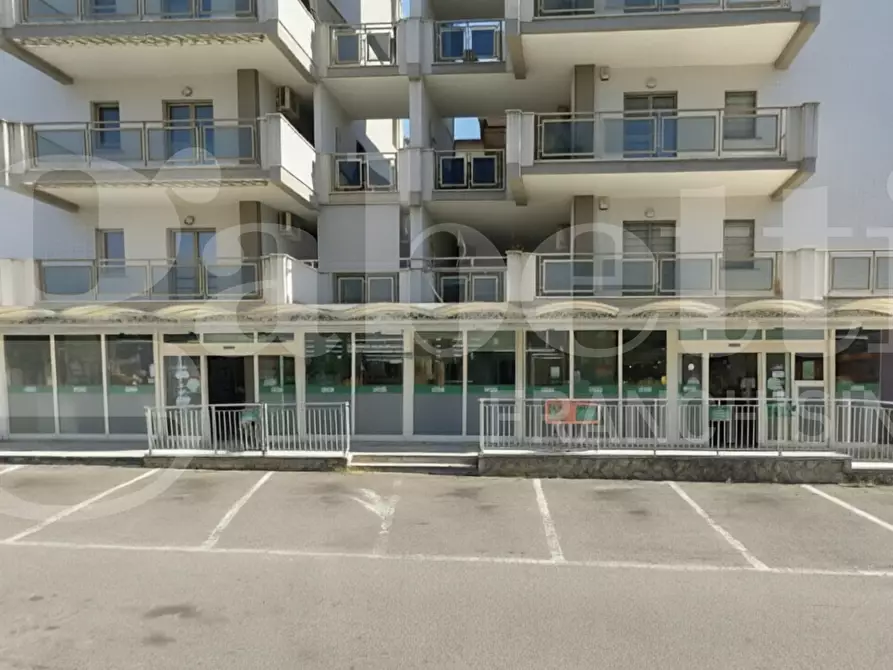 Immagine 2 di Locale commerciale in vendita  in Via Ancora, 18/22 a Ladispoli