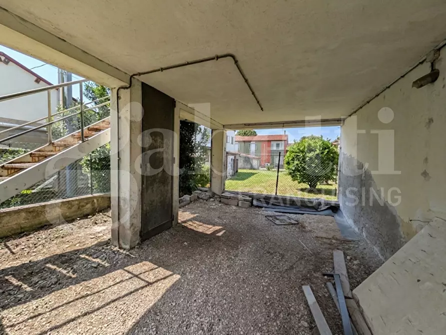 Immagine 5 di Magazzino in vendita  in Via PETTORAZZA GRIMANI - Via Roma, 00 a Pettorazza Grimani