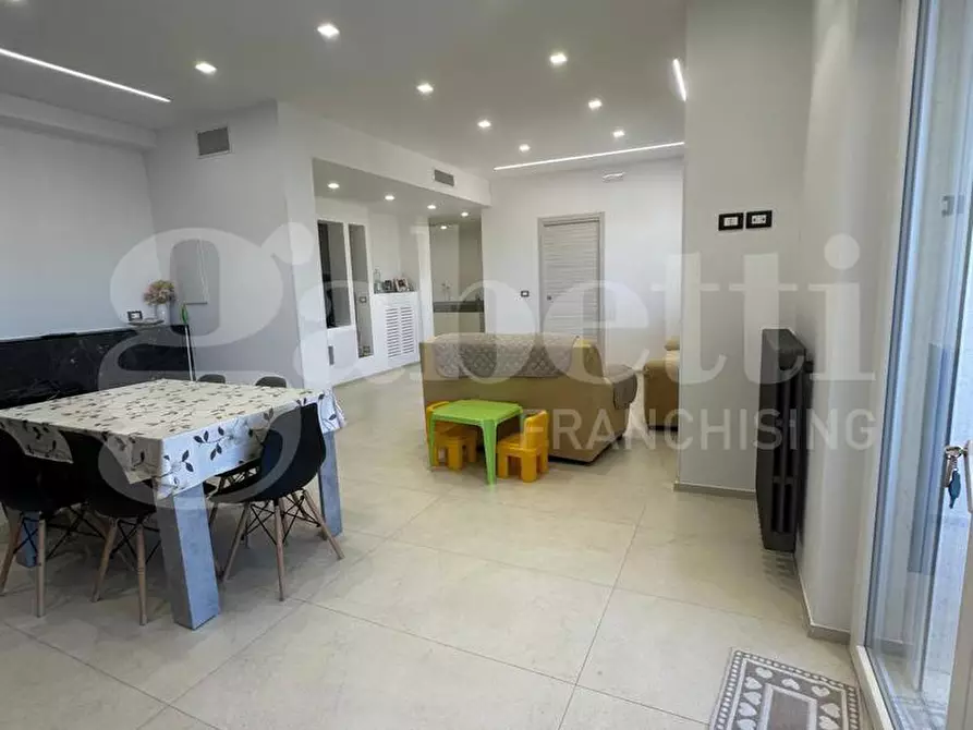 Immagine 14 di Appartamento in vendita  in Via Ten. F.sco Melpignano a Ostuni