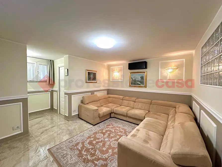 Immagine 12 di Villa in vendita  in Via Delle Robinie a Opera