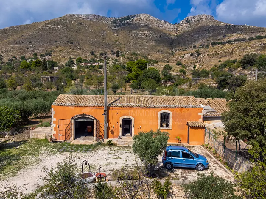 Immagine 1 di Rustico / casale in vendita  in Contrada Rociola a Avola