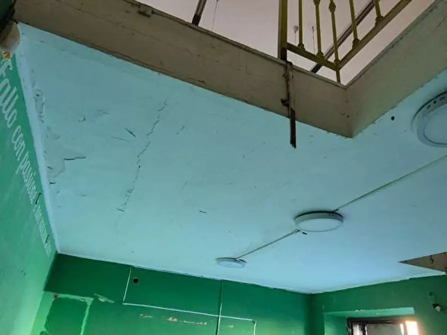 Immagine 7 di Negozio in affitto  in Piazza Ernesto Cesaro, 50 a Torre Annunziata