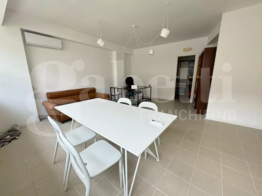 Immagine 26 di Ufficio in vendita  in Viale TENENTE LENA, 61-63-69 a Ragusa