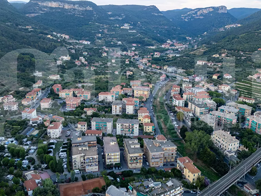 Immagine 35 di Appartamento in vendita  in Via Calvisio a Finale Ligure