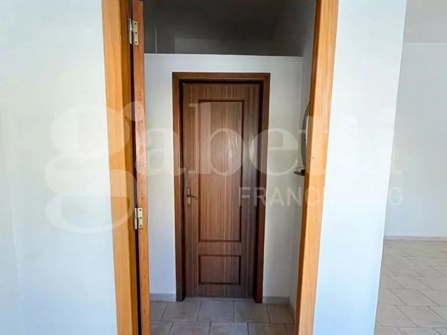 Immagine 4 di Negozio in vendita  in Via Cagliari, 89 a Capoterra