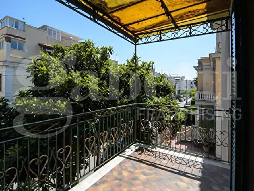 Immagine 19 di Villa in vendita  in Via Carlo de Marco a Napoli