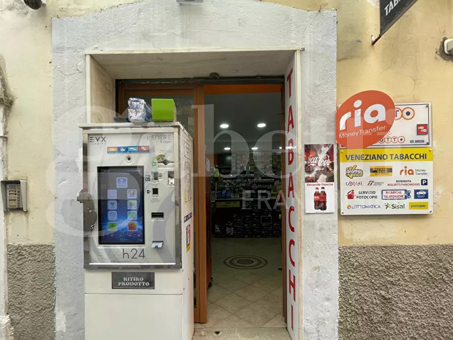 Immagine 8 di Negozio in vendita  in Via Indipendenza, 224 a Gaeta