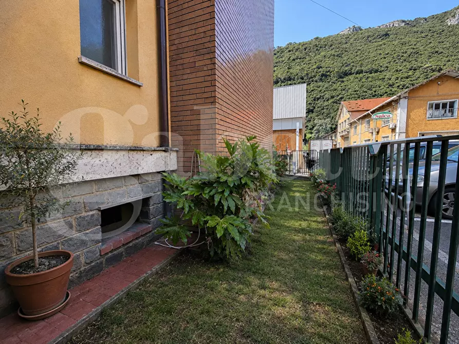 Immagine 11 di Appartamento in vendita  in Via Del Cigno a Finale Ligure