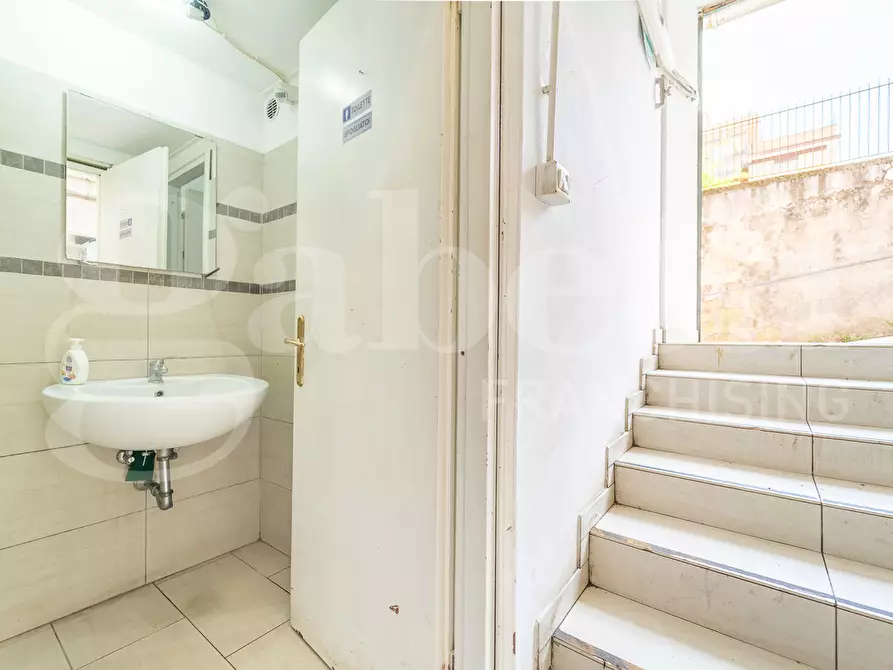 Immagine 29 di Laboratorio in vendita  in Via Busalla, 9 a Roma