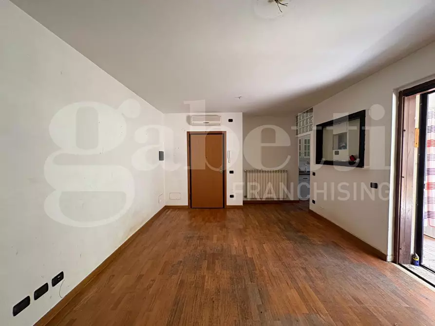 Immagine 3 di Appartamento in vendita  in Via Siligo, 10 a Roma