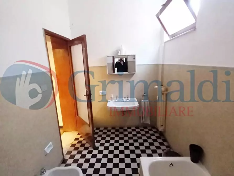 Immagine 6 di Appartamento in vendita  in Viale E. CHIESA, 1 a Massa