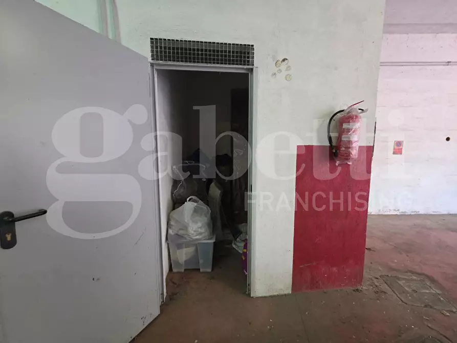 Immagine 7 di Box auto in vendita  in Via Antonio Sogliano, 135 a Roma